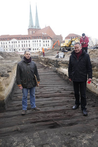 Fototermin mit Klaus Lederer auf der Grabung Molkenmarkt in Berlin