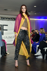 NeChia und MauMar Fashion Show auf der Frankfurt Fashion Week Herbst/Winter 2022