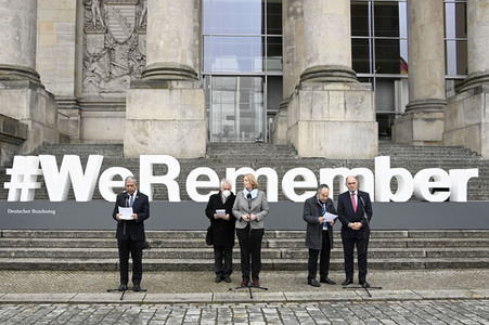 Pressestatements von Wolfgang Sobotka, Mickey Levy und Bärbel Bas in Berlin