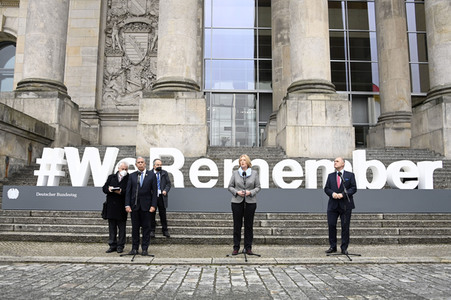 Pressestatements von Wolfgang Sobotka, Mickey Levy und Bärbel Bas in Berlin