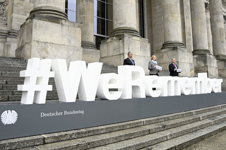 Pressestatements von Wolfgang Sobotka, Mickey Levy und Bärbel Bas in Berlin