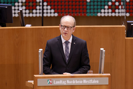 Gedenkstunde zum Tag des Gedenkens an die Opfer des Nationalsozialismus in Düsseldorf