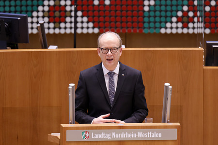 Gedenkstunde zum Tag des Gedenkens an die Opfer des Nationalsozialismus in Düsseldorf