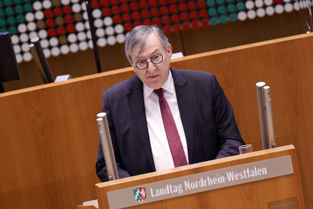 Gedenkstunde zum Tag des Gedenkens an die Opfer des Nationalsozialismus in Düsseldorf