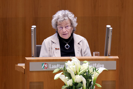 Gedenkstunde zum Tag des Gedenkens an die Opfer des Nationalsozialismus in Düsseldorf