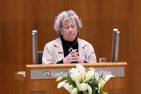 Gedenkstunde zum Tag des Gedenkens an die Opfer des Nationalsozialismus in Düsseldorf