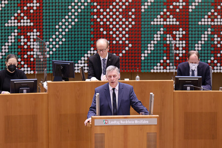 Gedenkstunde zum Tag des Gedenkens an die Opfer des Nationalsozialismus in Düsseldorf