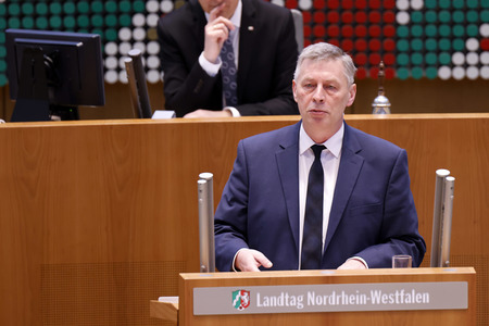 Gedenkstunde zum Tag des Gedenkens an die Opfer des Nationalsozialismus in Düsseldorf