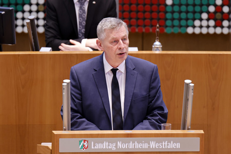 Gedenkstunde zum Tag des Gedenkens an die Opfer des Nationalsozialismus in Düsseldorf