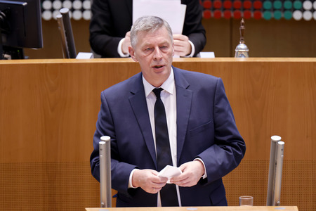 Gedenkstunde zum Tag des Gedenkens an die Opfer des Nationalsozialismus in Düsseldorf