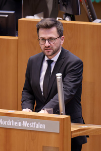 Gedenkstunde zum Tag des Gedenkens an die Opfer des Nationalsozialismus in Düsseldorf