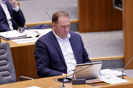 Gedenkstunde zum Tag des Gedenkens an die Opfer des Nationalsozialismus in Düsseldorf