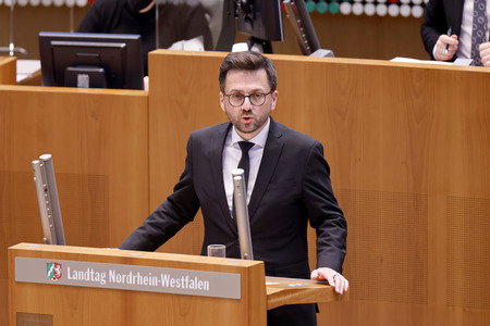 Gedenkstunde zum Tag des Gedenkens an die Opfer des Nationalsozialismus in Düsseldorf