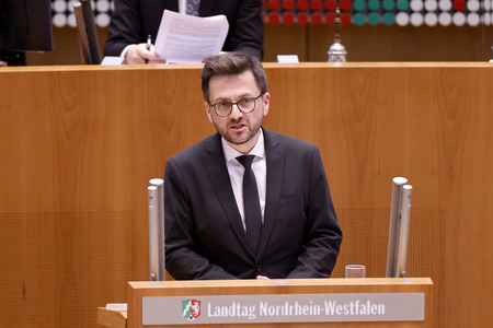 Gedenkstunde zum Tag des Gedenkens an die Opfer des Nationalsozialismus in Düsseldorf