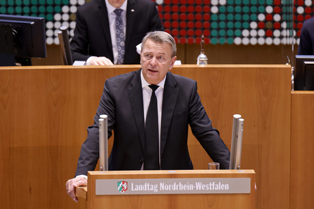 Gedenkstunde zum Tag des Gedenkens an die Opfer des Nationalsozialismus in Düsseldorf