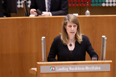 Gedenkstunde zum Tag des Gedenkens an die Opfer des Nationalsozialismus in Düsseldorf