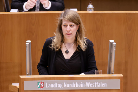 Gedenkstunde zum Tag des Gedenkens an die Opfer des Nationalsozialismus in Düsseldorf