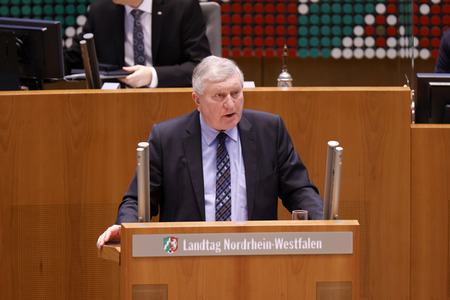 Gedenkstunde zum Tag des Gedenkens an die Opfer des Nationalsozialismus in Düsseldorf