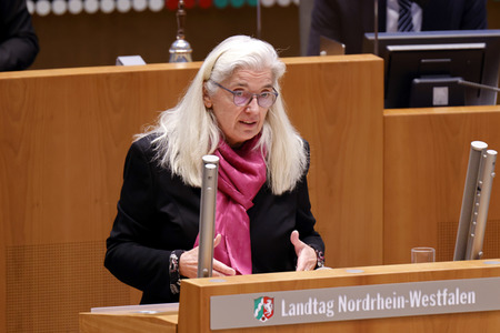 Gedenkstunde zum Tag des Gedenkens an die Opfer des Nationalsozialismus in Düsseldorf