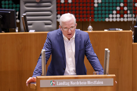 Gedenkstunde zum Tag des Gedenkens an die Opfer des Nationalsozialismus in Düsseldorf