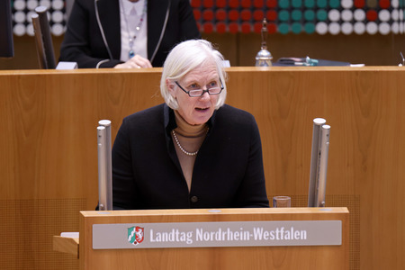 Gedenkstunde zum Tag des Gedenkens an die Opfer des Nationalsozialismus in Düsseldorf