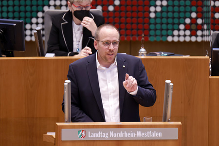 Gedenkstunde zum Tag des Gedenkens an die Opfer des Nationalsozialismus in Düsseldorf