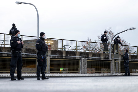 Sicherheitsmaßnahmen beim Drach Prozess in Köln