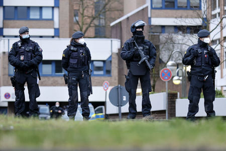 Sicherheitsmaßnahmen beim Drach Prozess in Köln