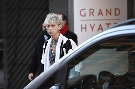 Machine Gun Kelly bei der Ankunft am Grand Hyatt Hotel, Berlinale 2022