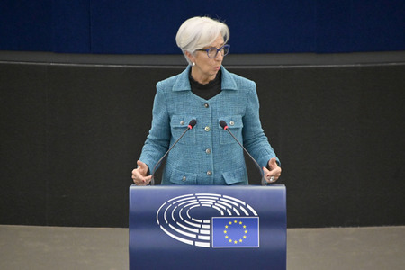 Jahresbericht 2021 der EZB im EU-Parlament in Straßburg