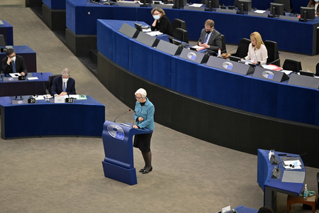 Jahresbericht 2021 der EZB im EU-Parlament in Straßburg
