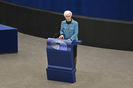 Jahresbericht 2021 der EZB im EU-Parlament in Straßburg