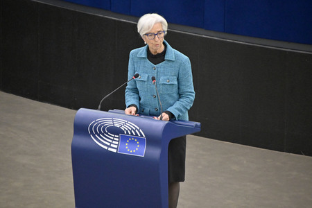 Jahresbericht 2021 der EZB im EU-Parlament in Straßburg