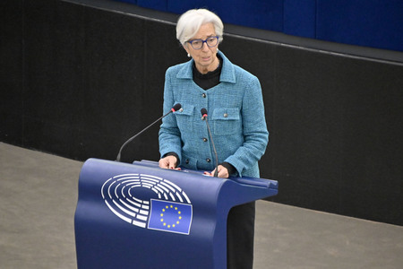 Jahresbericht 2021 der EZB im EU-Parlament in Straßburg