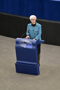 Jahresbericht 2021 der EZB im EU-Parlament in Straßburg