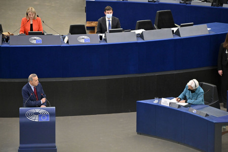 Jahresbericht 2021 der EZB im EU-Parlament in Straßburg