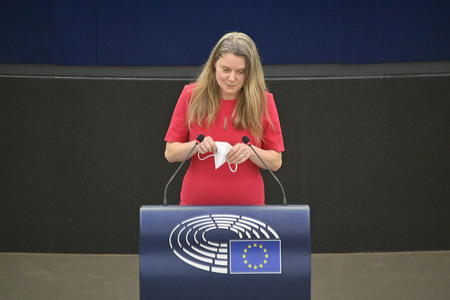 Jahresbericht 2021 der EZB im EU-Parlament in Straßburg
