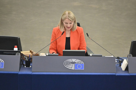 Jahresbericht 2021 der EZB im EU-Parlament in Straßburg
