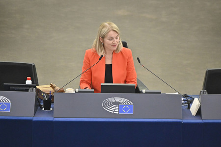 Jahresbericht 2021 der EZB im EU-Parlament in Straßburg
