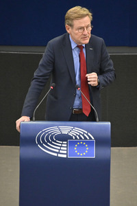 Jahresbericht 2021 der EZB im EU-Parlament in Straßburg