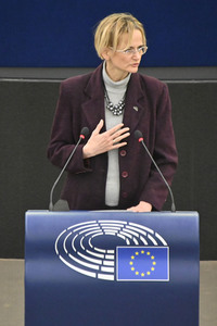 Jahresbericht 2021 der EZB im EU-Parlament in Straßburg