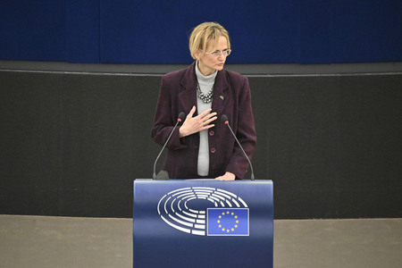 Jahresbericht 2021 der EZB im EU-Parlament in Straßburg