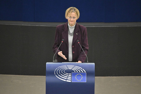 Jahresbericht 2021 der EZB im EU-Parlament in Straßburg