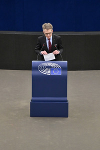 Jahresbericht 2021 der EZB im EU-Parlament in Straßburg