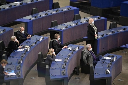 Jahresbericht 2021 der EZB im EU-Parlament in Straßburg