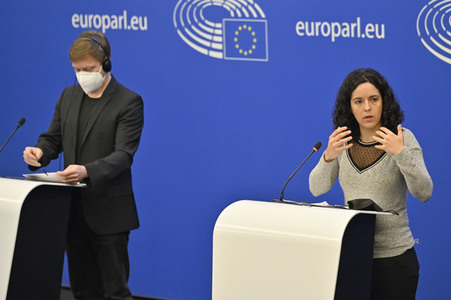 Pressebriefing der Fraktion GUE/NGL im EU-Parlament in Straßburg