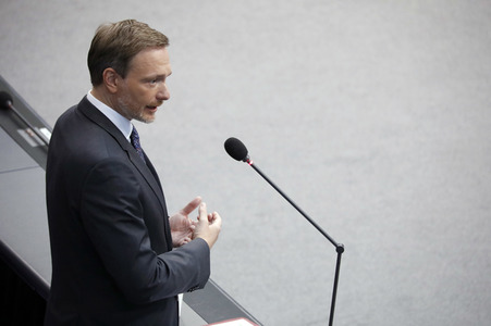 16. Sitzung des Deutschen Bundestages in Berlin