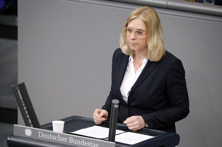 16. Sitzung des Deutschen Bundestages in Berlin
