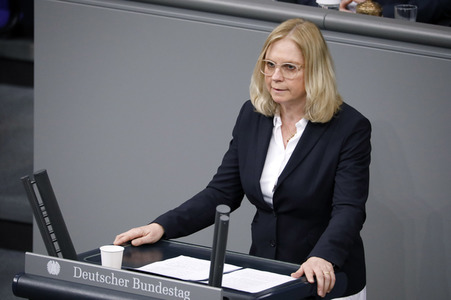 16. Sitzung des Deutschen Bundestages in Berlin