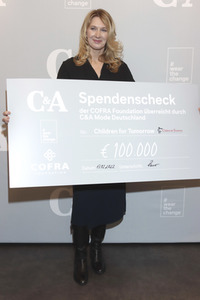 Spendenübergabe mit Steffi Graf in Hamburg